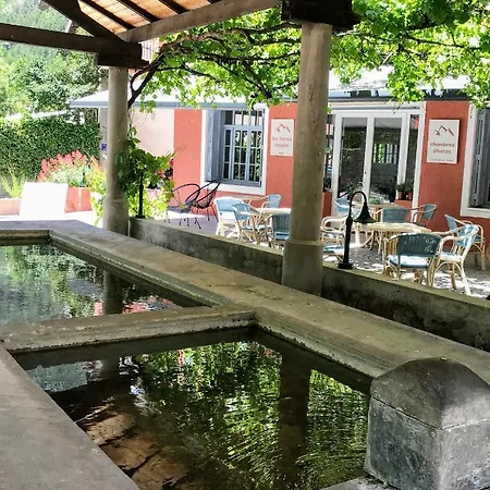 Bed & Breakfast Les Terres Rouges 06 *